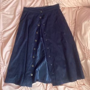Long button skirt